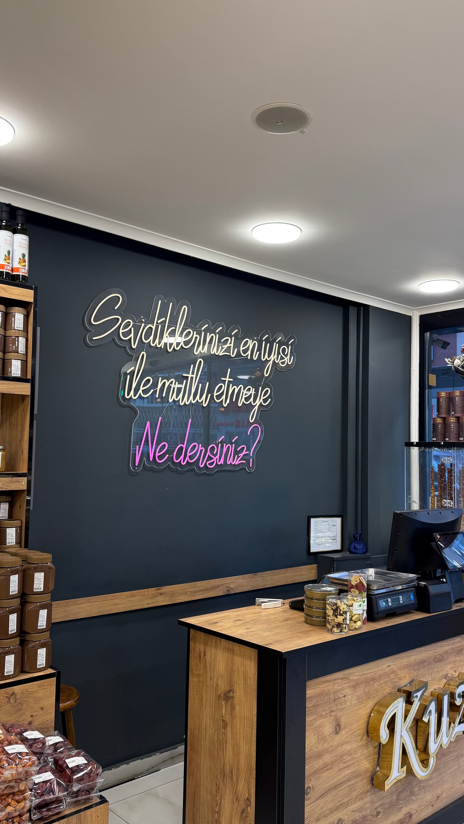 Kuzey Kuruyemis - Magaza ici